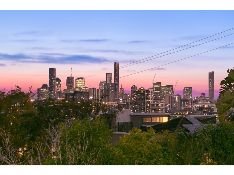 97 Crescent Road, Hamilton QLD 4007