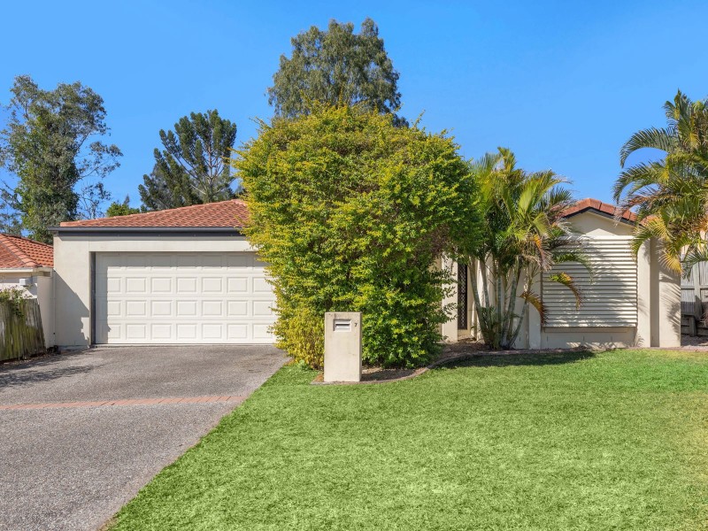 7 Adley Street, Carindale QLD 4152