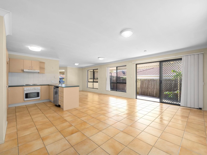7 Adley Street, Carindale QLD 4152