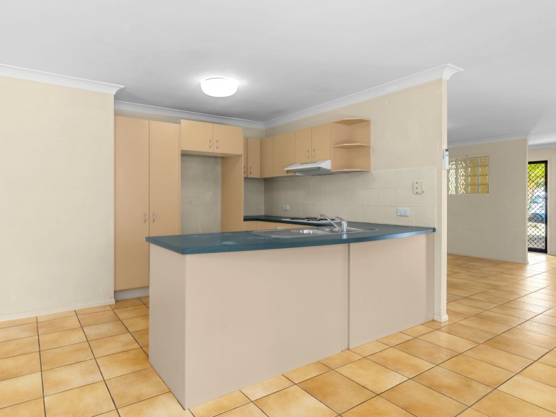 7 Adley Street, Carindale QLD 4152