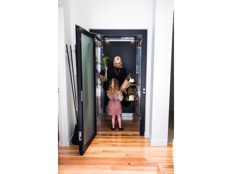 84 Parkside Circuit, Hamilton QLD 4007