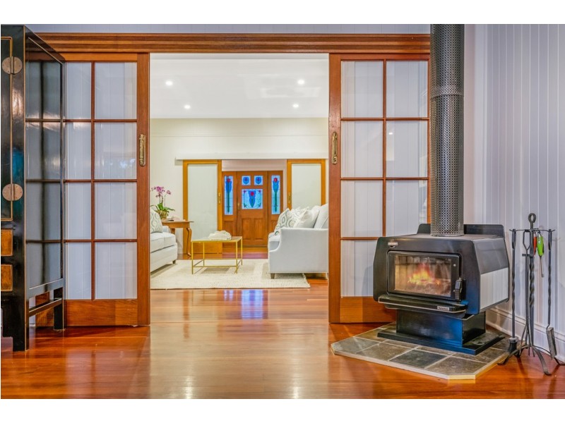 53 Gillan Street, Norman Park QLD 4170