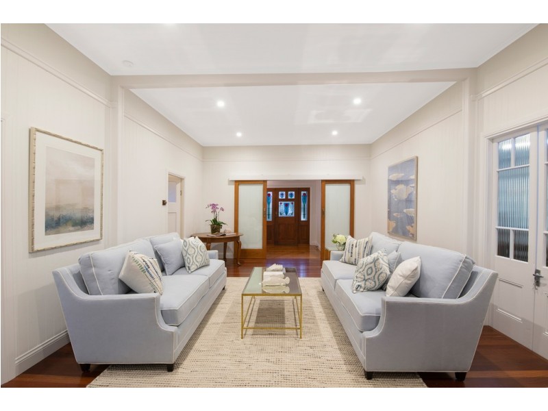 53 Gillan Street, Norman Park QLD 4170