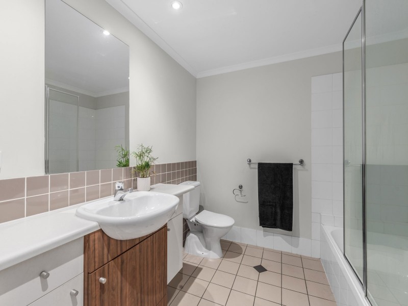 86/54 Vernon Terrace, Teneriffe QLD 4005