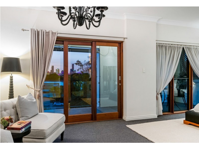 37 Wendell Street, Norman Park QLD 4170