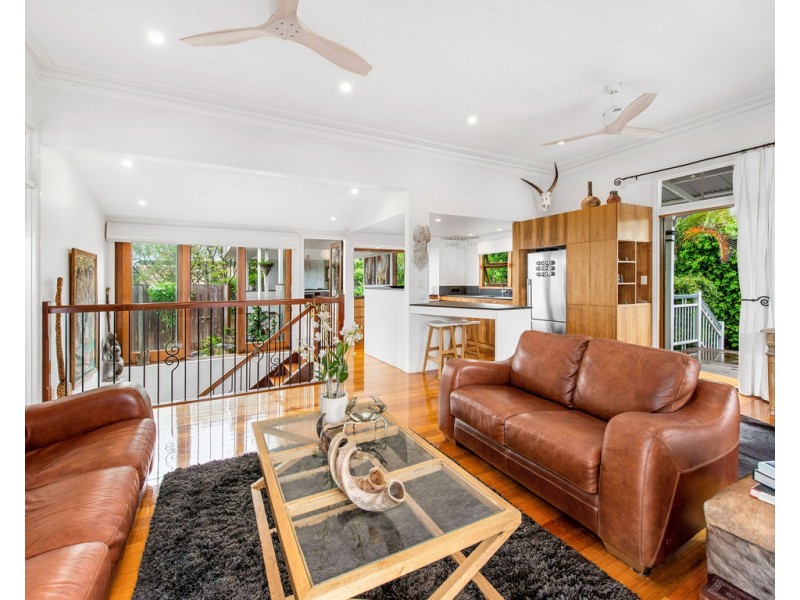 20 Goldsbrough Road, Taringa QLD 4068