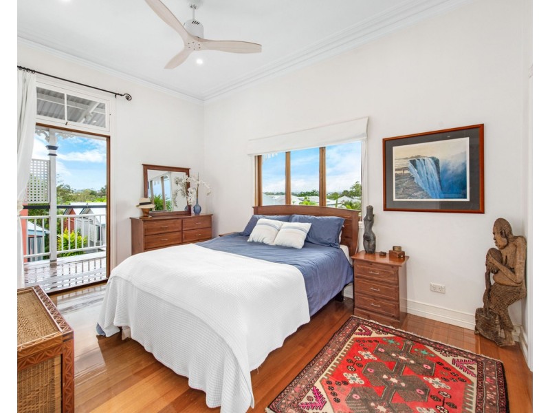 20 Goldsbrough Road, Taringa QLD 4068