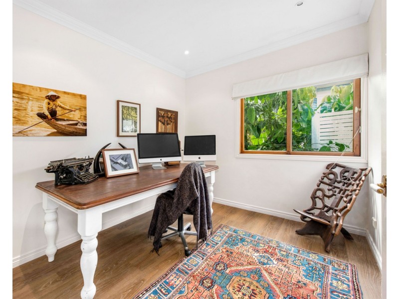 20 Goldsbrough Road, Taringa QLD 4068