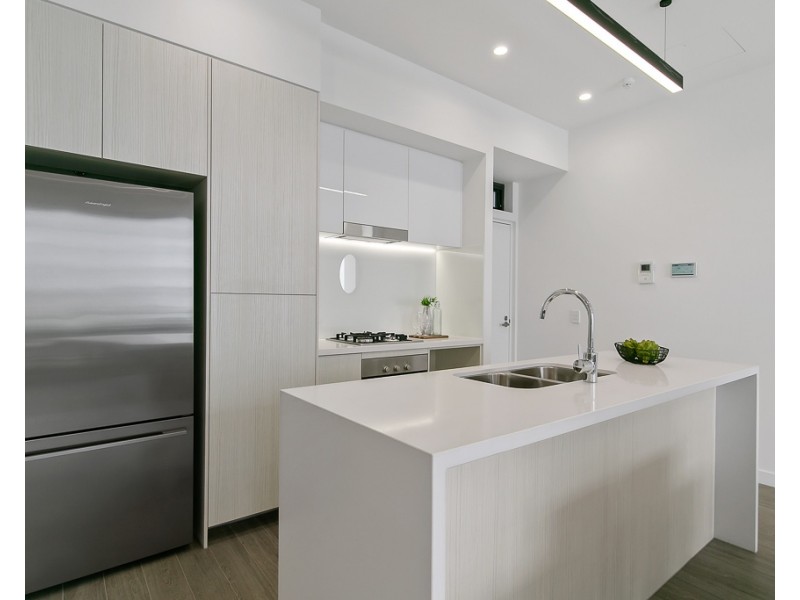 585 / 33 Remora Road, Hamilton QLD 4007