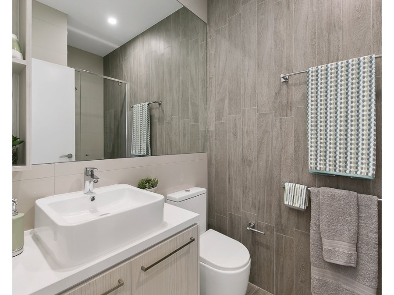 585 / 33 Remora Road, Hamilton QLD 4007