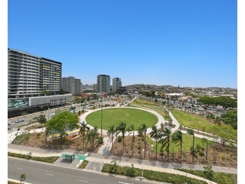 585 / 33 Remora Road, Hamilton QLD 4007