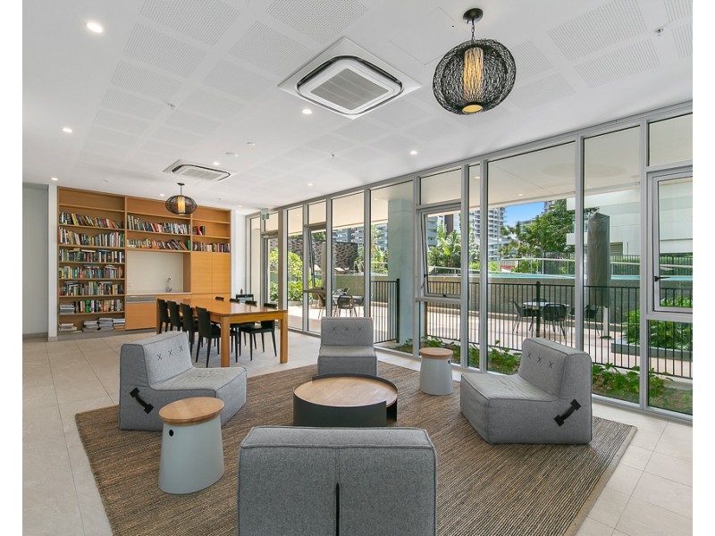 585 / 33 Remora Road, Hamilton QLD 4007