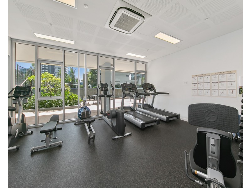 585 / 33 Remora Road, Hamilton QLD 4007