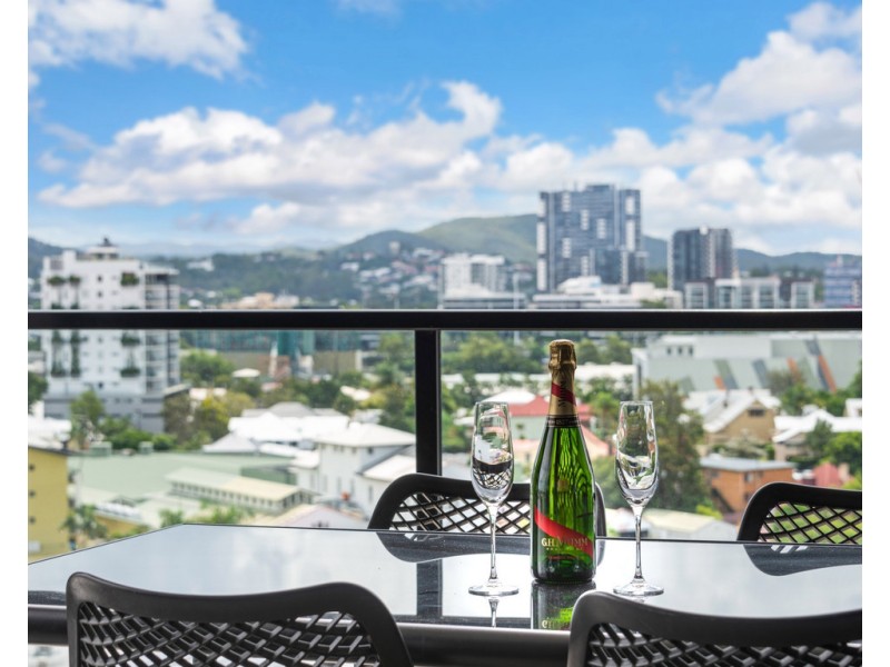 1108/9 Edmondstone Street, South Brisbane QLD 4101