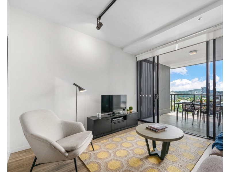 1108/9 Edmondstone Street, South Brisbane QLD 4101
