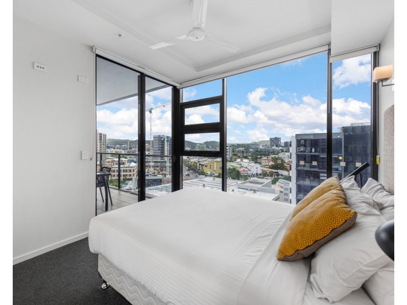 1108/9 Edmondstone Street, South Brisbane QLD 4101