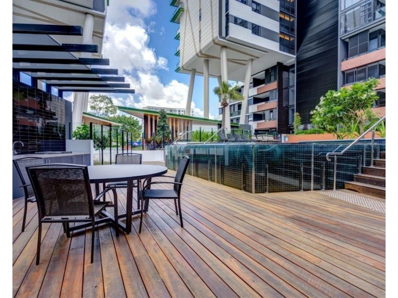 1108/9 Edmondstone Street, South Brisbane QLD 4101