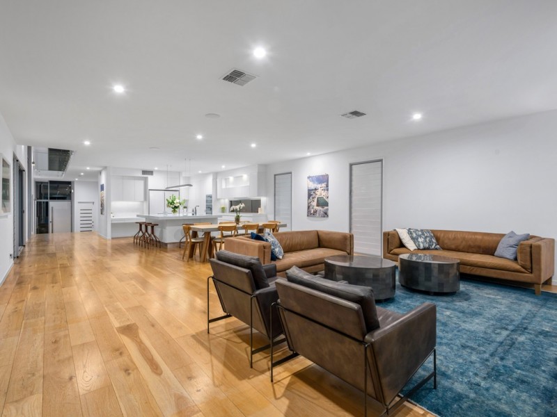 60 Brown Parade, Ashgrove QLD 4060