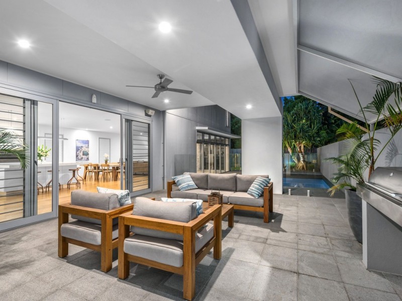 60 Brown Parade, Ashgrove QLD 4060