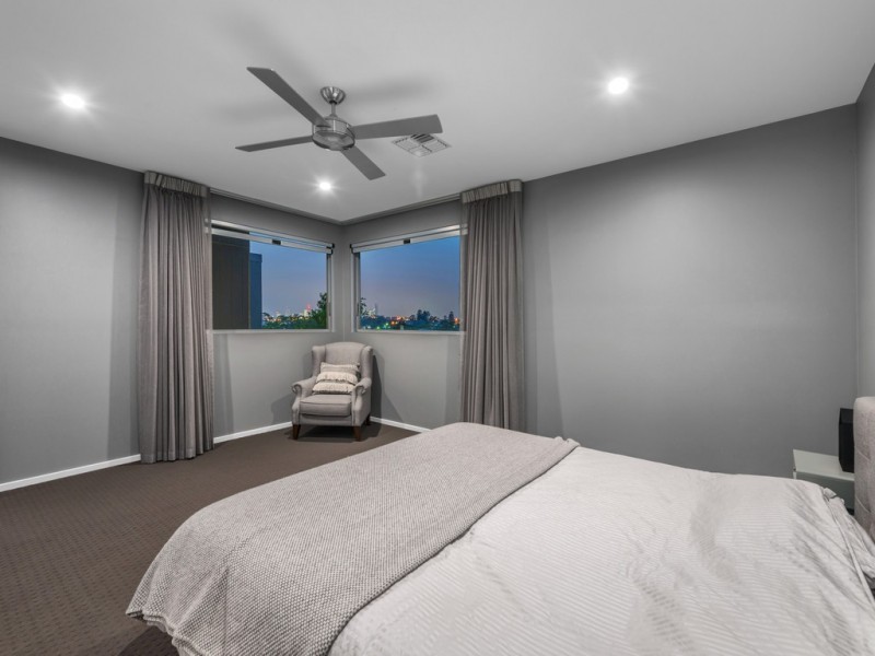 60 Brown Parade, Ashgrove QLD 4060