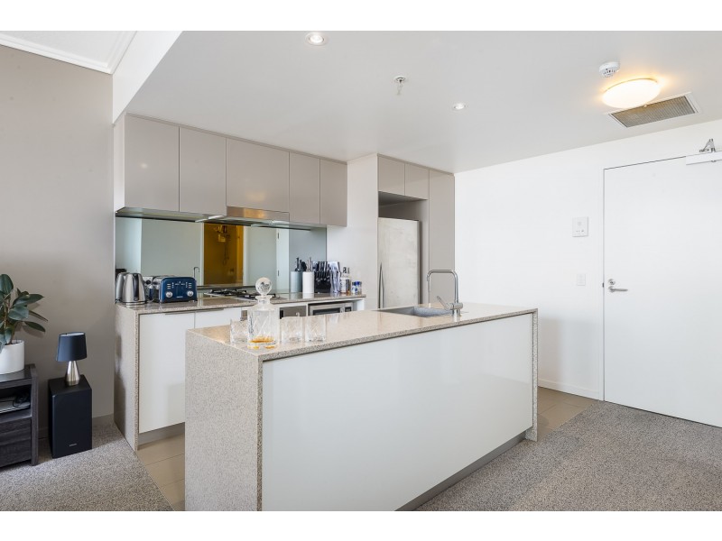 2 Harbour Road, Hamilton QLD 4007