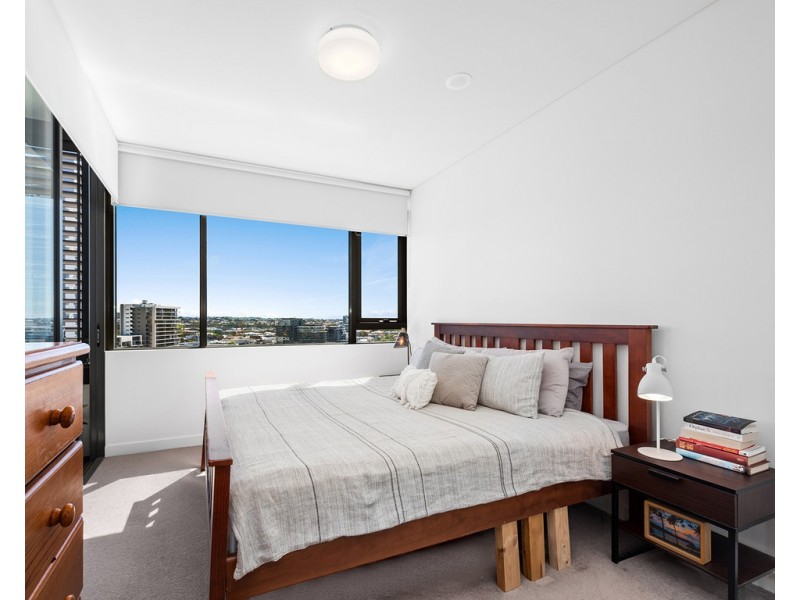 2132/48 Skyring Terrace, Newstead QLD 4006
