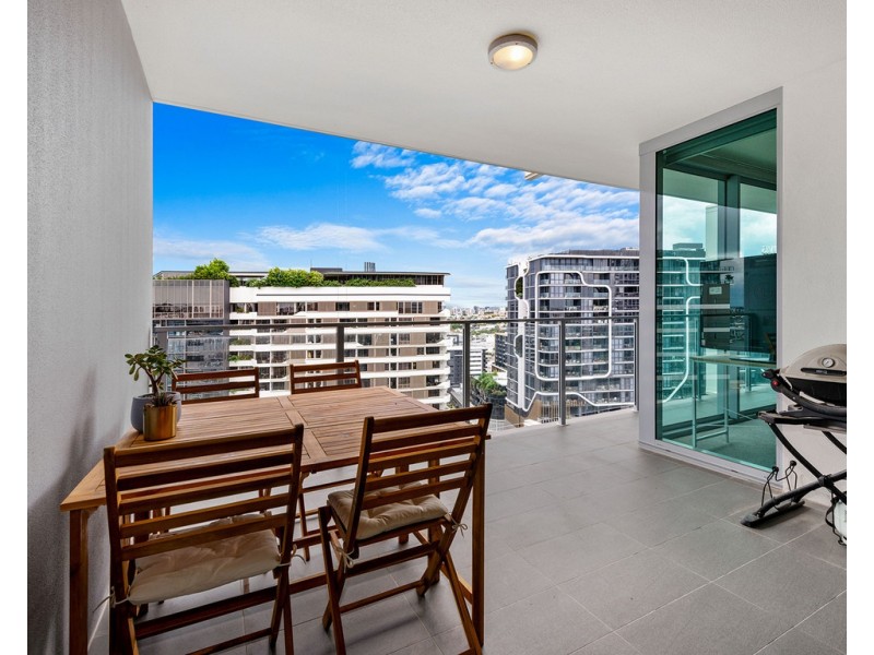 1608/30 Festival Pl, Newstead QLD 4006