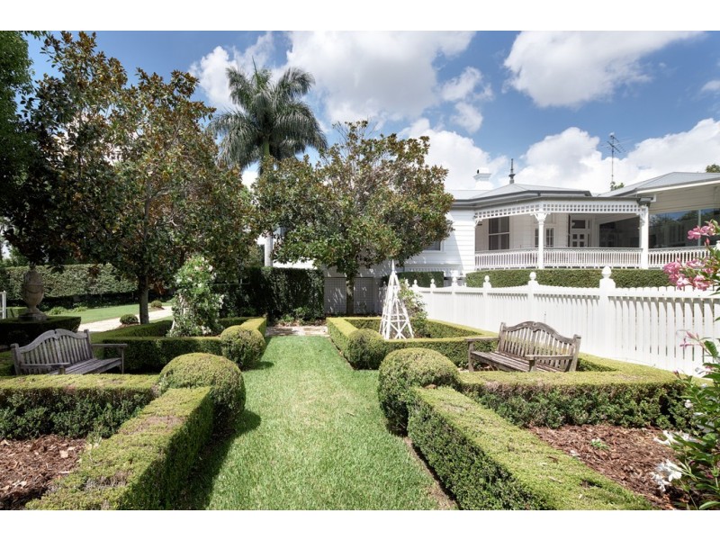 14 Sutherland Avenue, Ascot QLD 4007