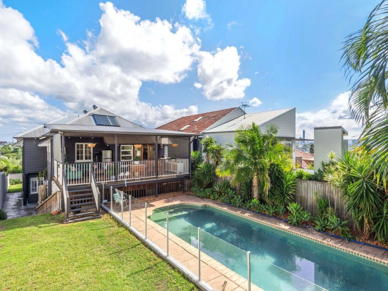 8 Suvla Street, Balmoral QLD 4171