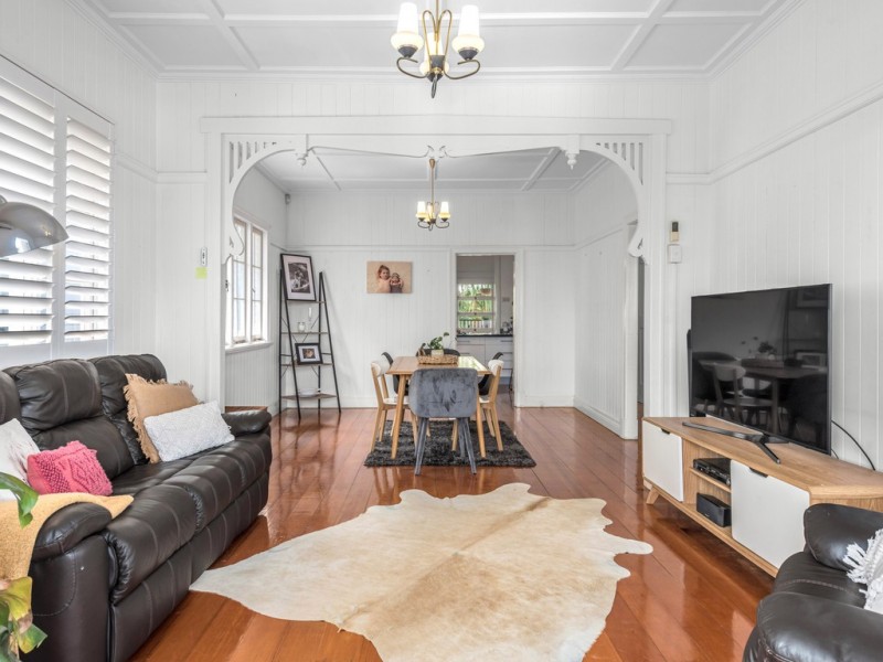 8 Suvla Street, Balmoral QLD 4171