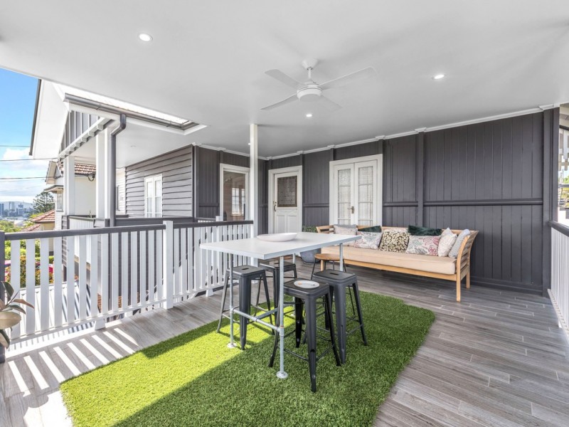 8 Suvla Street, Balmoral QLD 4171