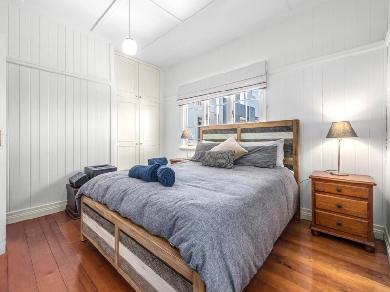 8 Suvla Street, Balmoral QLD 4171