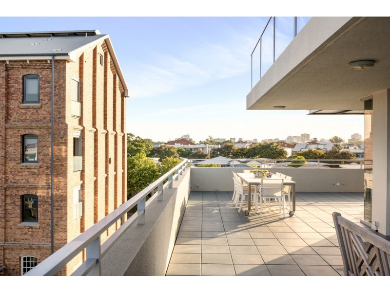 1442/22 Refinery Parade, New Farm QLD 4005