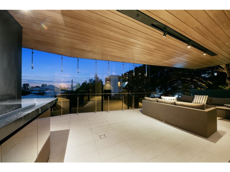 2/180 Dornoch Terrace, Highgate Hill QLD 4101