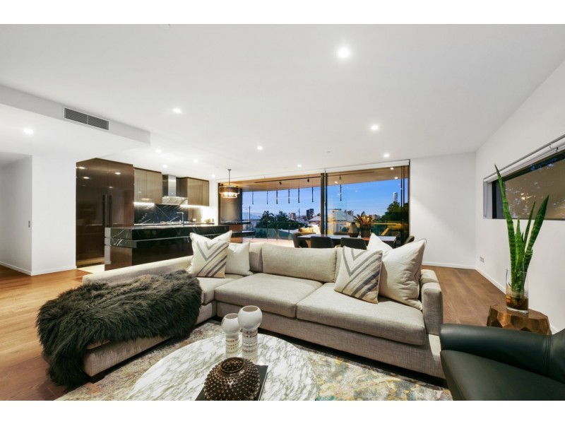 2/180 Dornoch Terrace, Highgate Hill QLD 4101