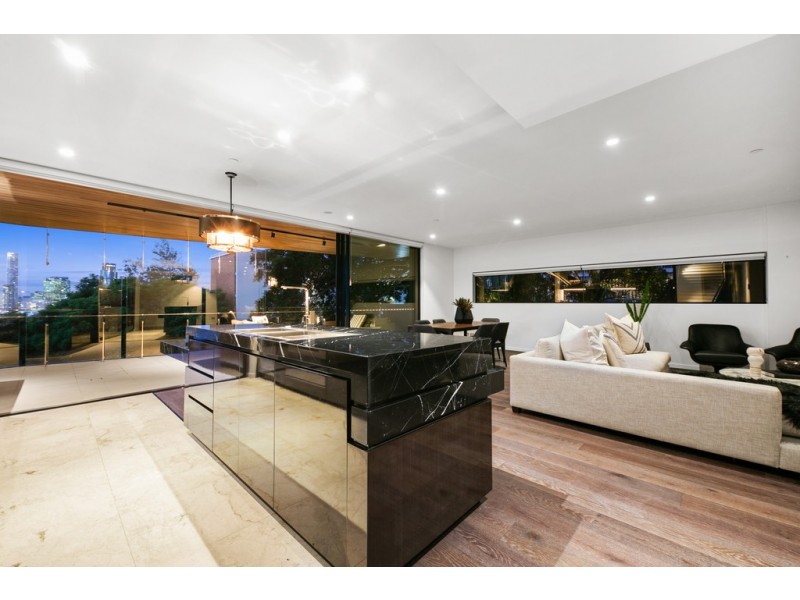 2/180 Dornoch Terrace, Highgate Hill QLD 4101