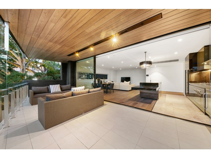 2/180 Dornoch Terrace, Highgate Hill QLD 4101