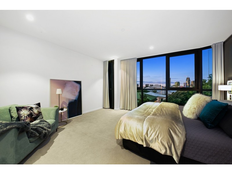 2/180 Dornoch Terrace, Highgate Hill QLD 4101