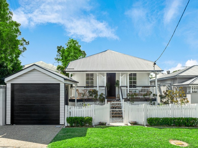 4 Owen Street, Wooloowin QLD 4030