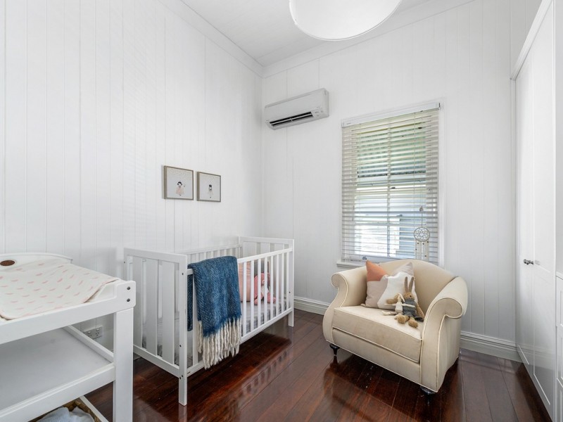 4 Owen Street, Wooloowin QLD 4030