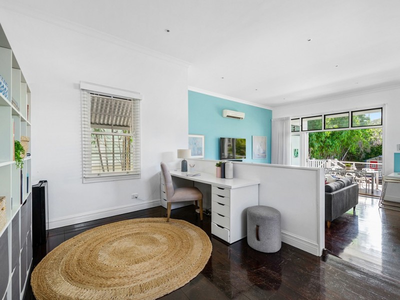 4 Owen Street, Wooloowin QLD 4030