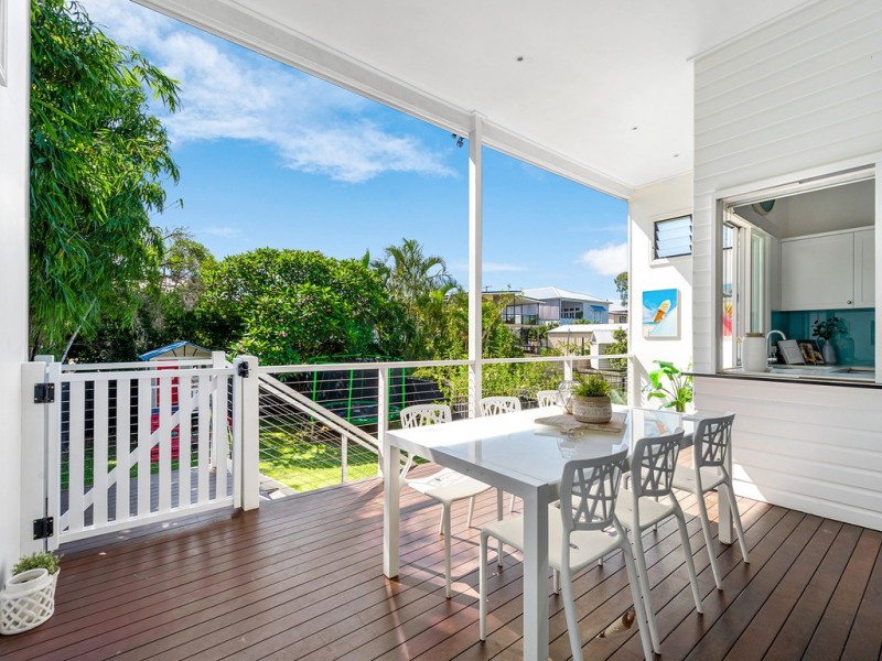 4 Owen Street, Wooloowin QLD 4030