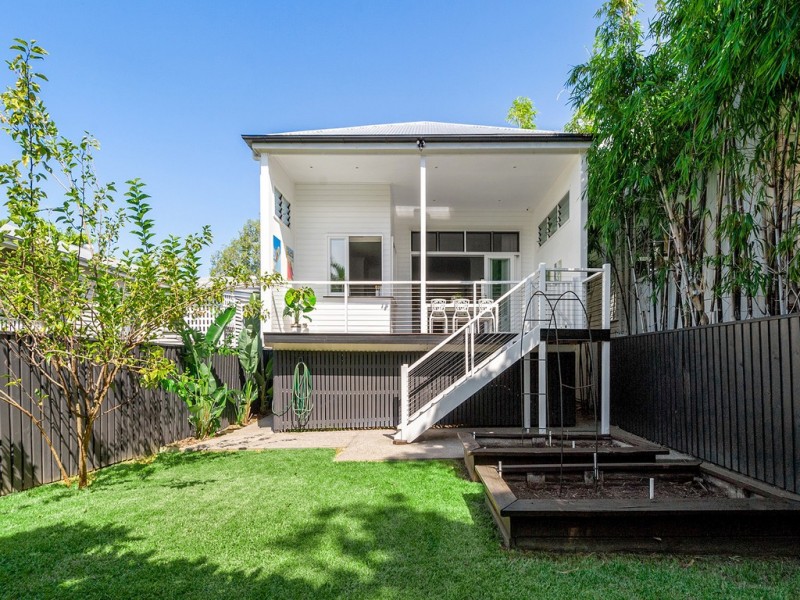 4 Owen Street, Wooloowin QLD 4030