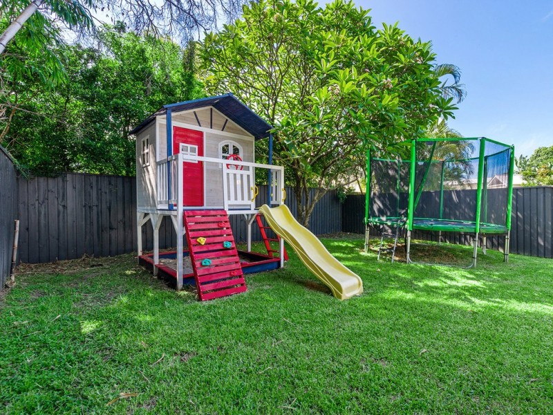 4 Owen Street, Wooloowin QLD 4030