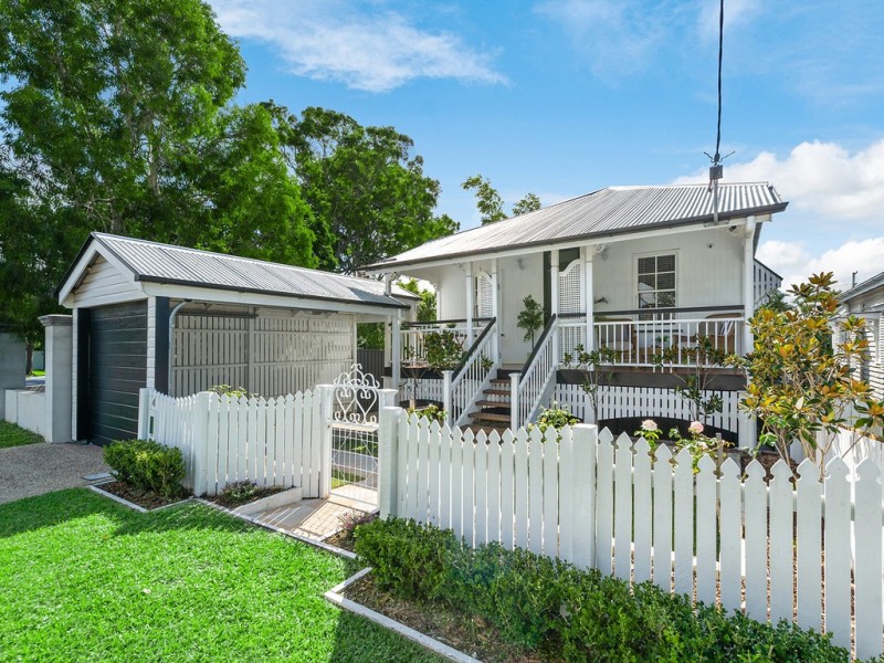 4 Owen Street, Wooloowin QLD 4030