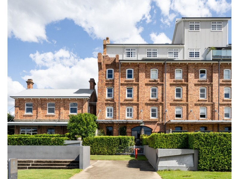 2133/32 Refinery Parade, New Farm QLD 4005