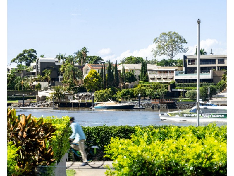 2133/32 Refinery Parade, New Farm QLD 4005