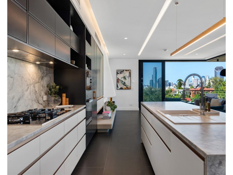 2/138 Dornoch Terrace, Highgate Hill QLD 4101