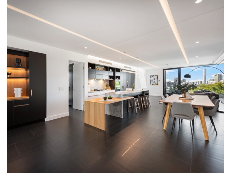 2/138 Dornoch Terrace, Highgate Hill QLD 4101