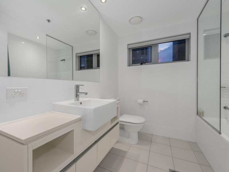 30 Macrossan Street, Brisbane City QLD 4000